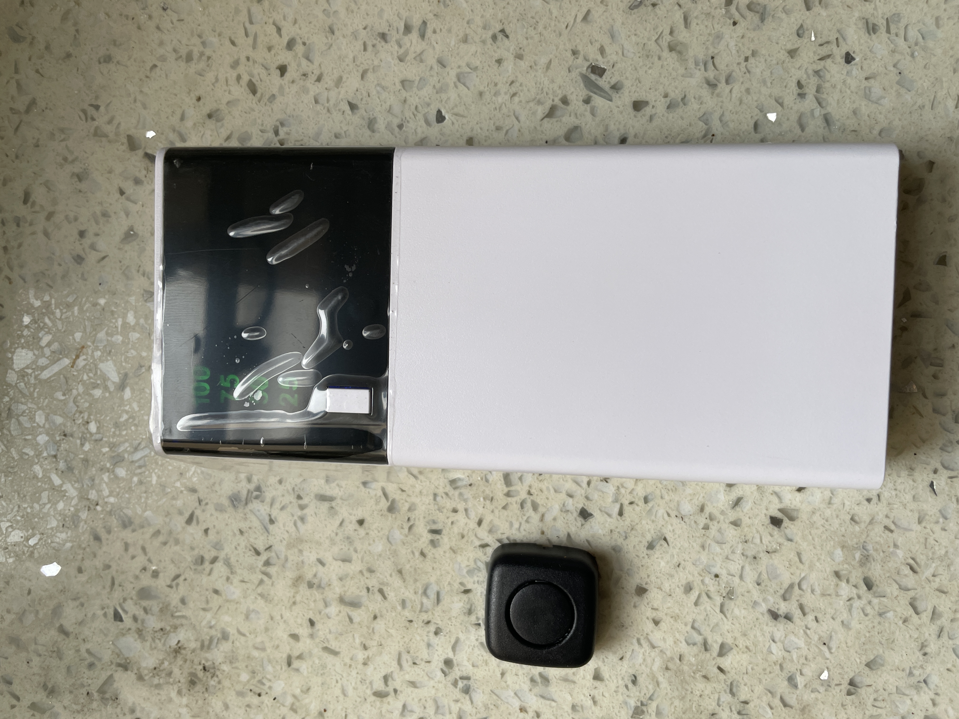 最新款上分器 遥控充电宝 非常适合大型鱼器 推币机等使用